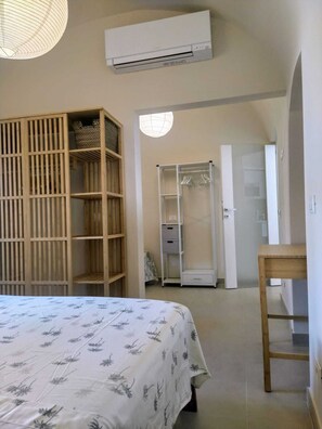 1 quarto, escrivaninha, ferros/tábuas de passar roupa, Wi-Fi