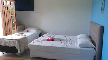 Standard Twin Room, Garden View | Laptop workspace, iron/ironing board, free WiFi