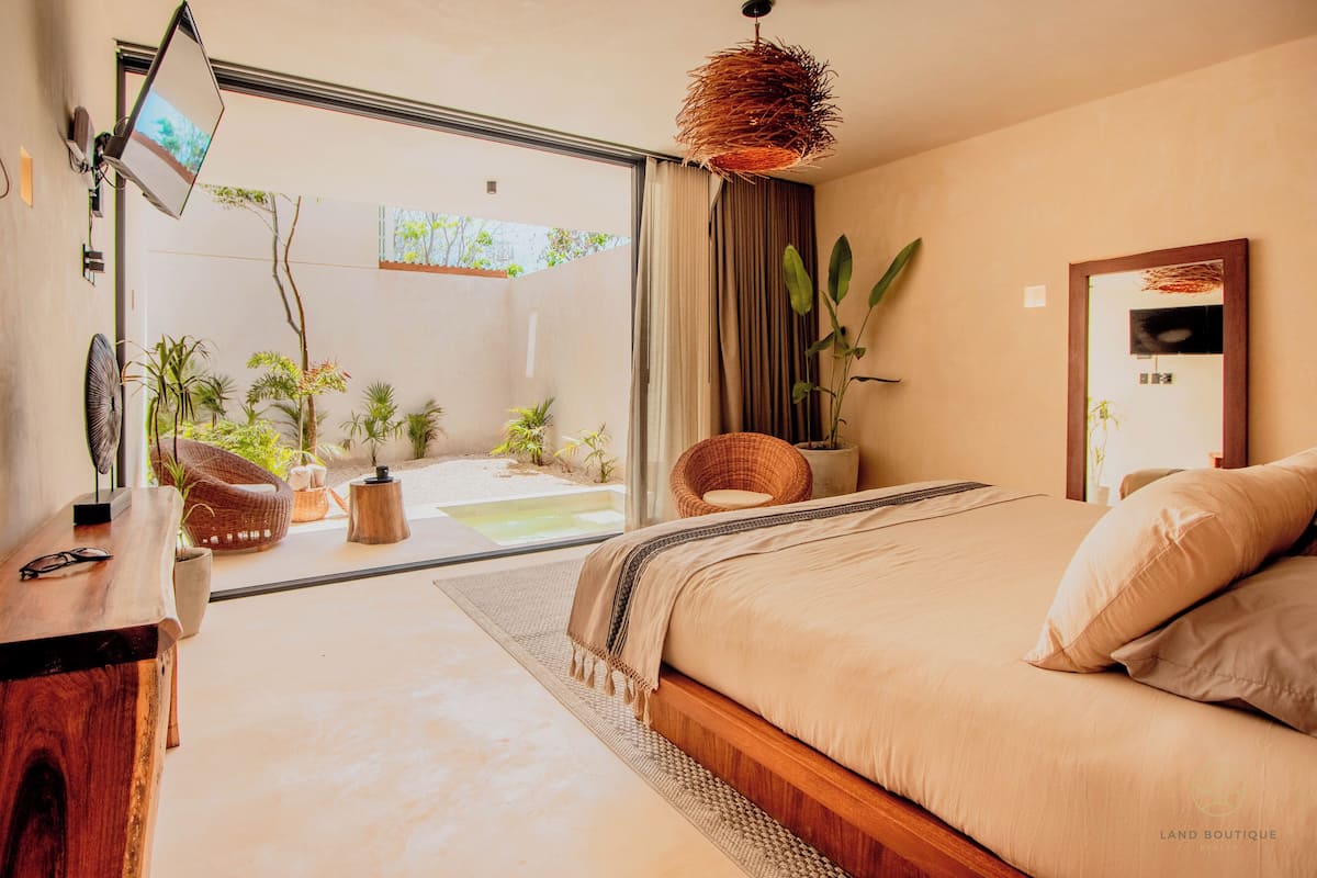 Superior Studio, Private Pool, Pool View | Laptop workspace, WiFi (free), bed sheets
