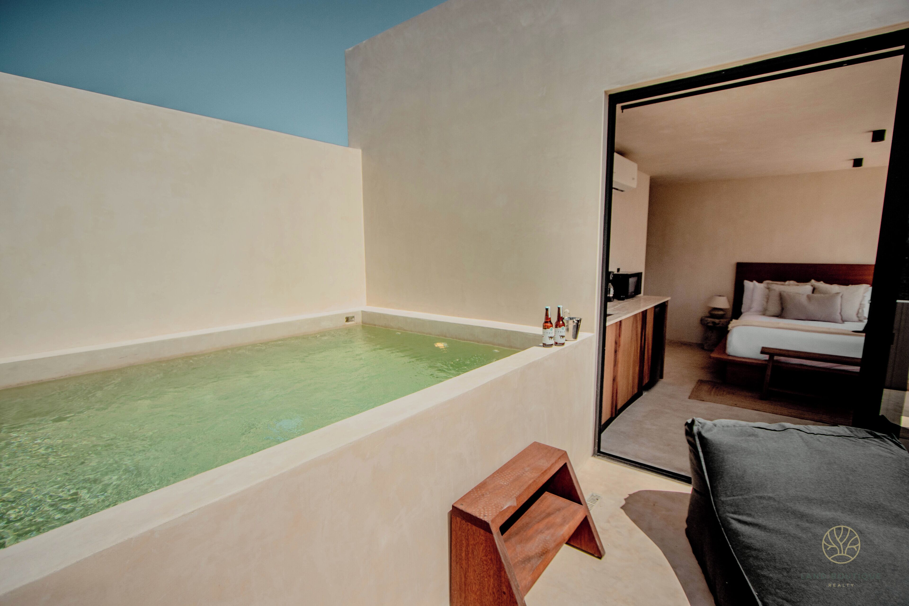 Private pool