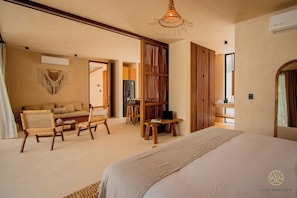 Deluxe Apartment, Private Pool, Garden View | Laptop workspace, free WiFi, bed sheets