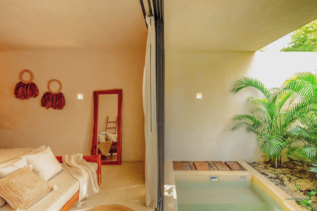 Estudi en suite Deluxe, 1 llit de matrimoni gran, piscina privada, vistes a la piscina | Terrassa o pati