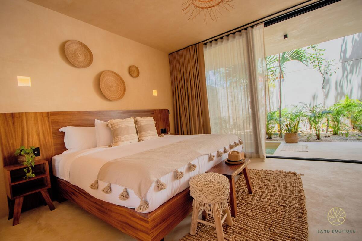 Deluxe Apartment, Private Pool, Garden View | Laptop workspace, WiFi (free), bed sheets