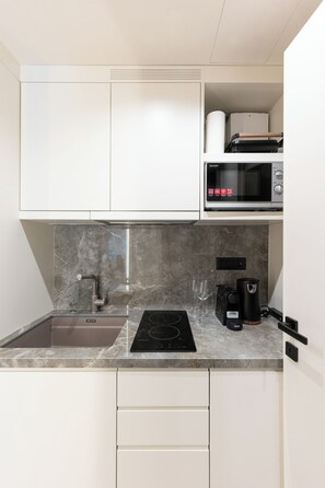 Fridge, microwave, stovetop