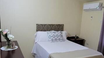 Setrika/meja setrika dan Wi-Fi gratis