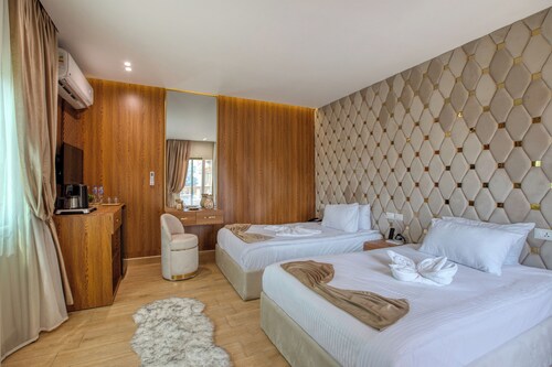 Golden Palm Hotel