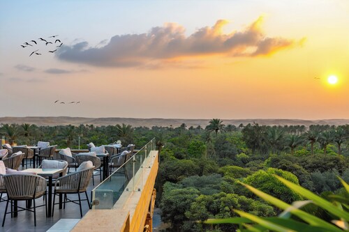 Golden Palm Sunrise Inn