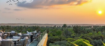 Golden Palm Sunrise Inn