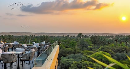 Golden Palm Sunrise Inn