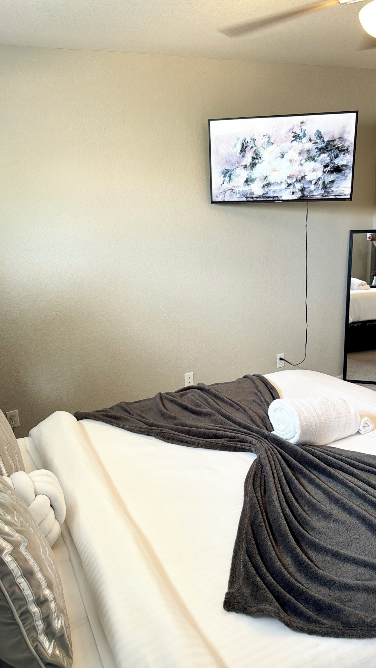 3 bedrooms, desk, iron/ironing board, WiFi