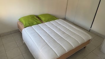 2 chambres, lit parapluie, Wi-Fi, draps fournis