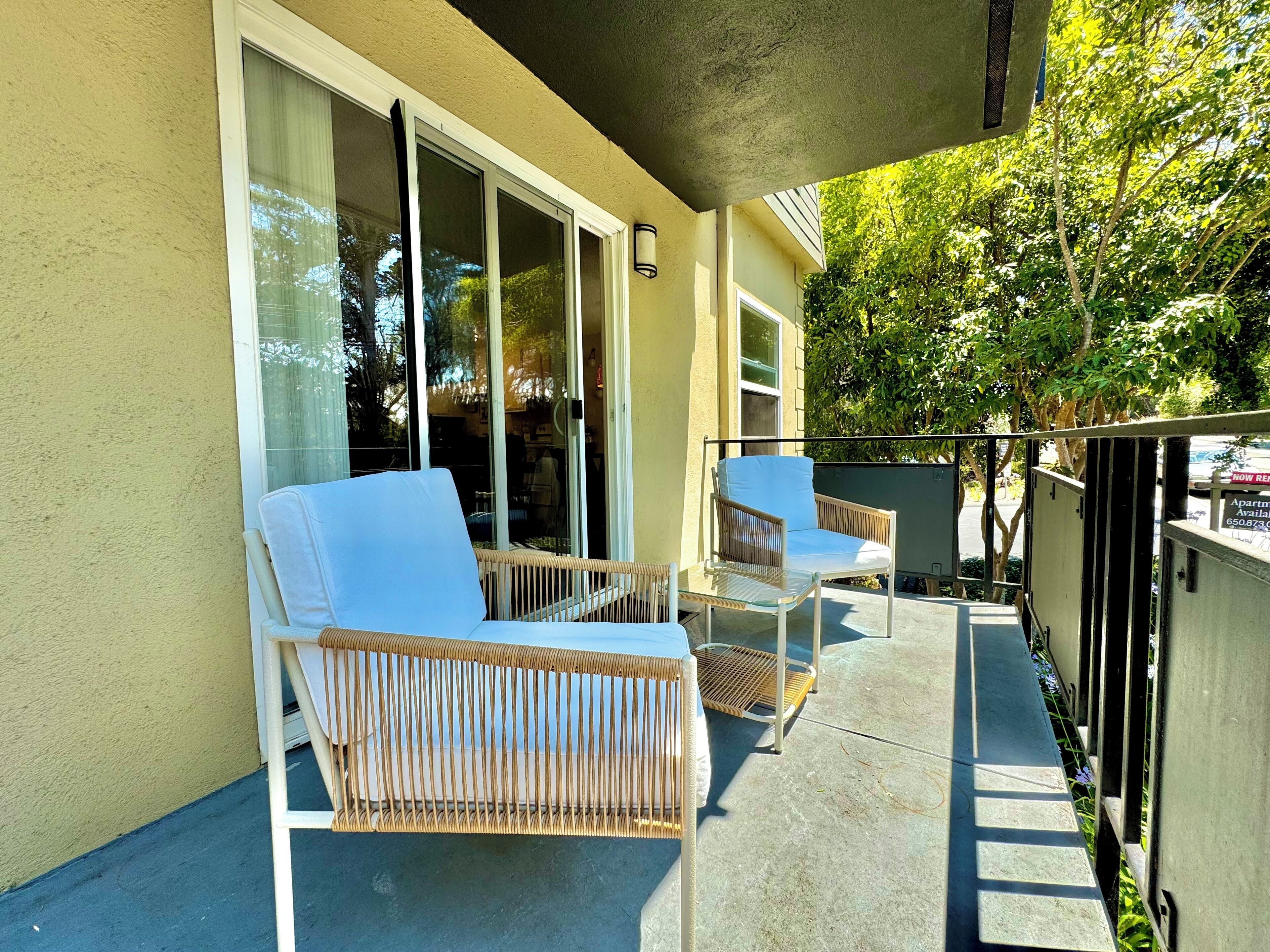 Charming 1BE/1BA apto in San Bruno. Close to SFO, lake San Andreas and YouTube. 