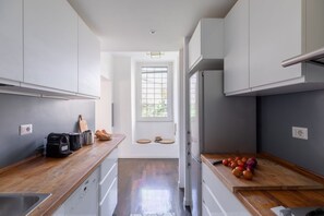 Fridge, oven, stovetop, dishwasher - iFlat | Colosseum Modern & Peaceful Design Apt (Roma)