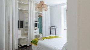 2 bedrooms, iron/ironing board, WiFi, bed sheets - iFlat | Colosseum Modern & Peaceful Design Apt (Roma)