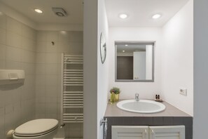 Bathroom - iFlat | Colosseum Modern & Peaceful Design Apt (Roma)