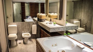 Honeymoon Apartment | Bathroom | Free toiletries, hair dryer, towels, soap