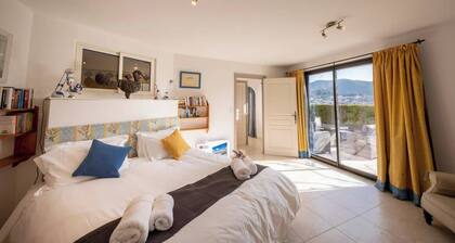 06C-Villa 8 pers avec piscine -arriÚre pays niçois