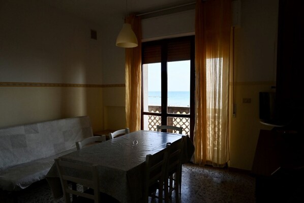 Dining - RM06 - Senigallia, three-room apartment facing the sea (Senigallia)