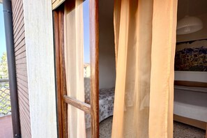 2 bedrooms, WiFi, bed sheets - RM06 - Senigallia, three-room apartment facing the sea (Senigallia)