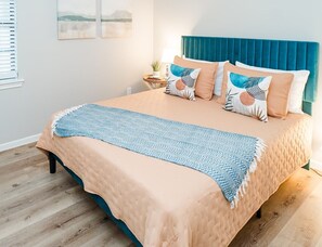 4 habitaciones, tabla de planchar con plancha, wifi y ropa de cama