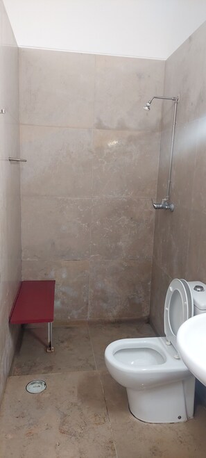 Shower, eco-friendly toiletries, hair dryer, towels