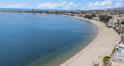 Perfect Family Vacation Home In Crown Point Pacific Beach
