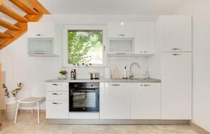 Refrigerador, horno, parrilla de estufa y lavavajillas 