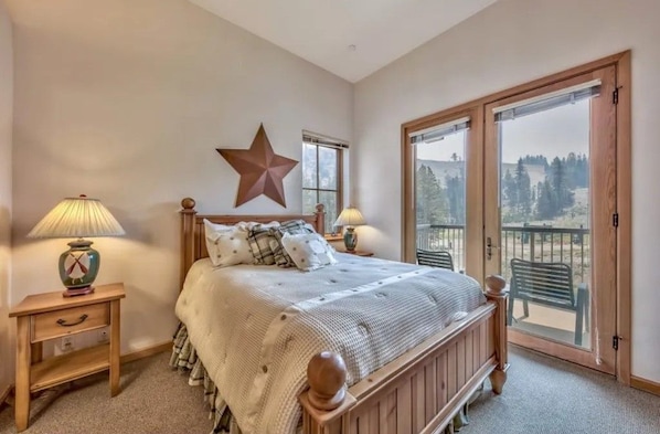 2 bedrooms, iron/ironing board, travel crib, free WiFi