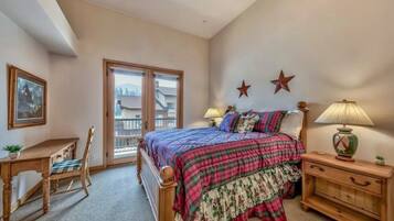 2 bedrooms, iron/ironing board, travel crib, free WiFi