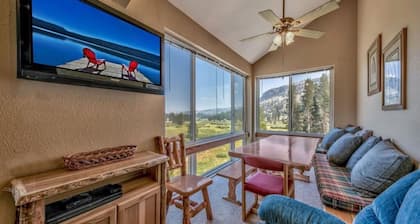 Central Location, 1BR + Loft Condo | Nearby Lifts