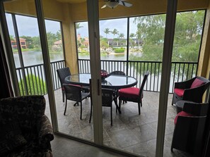 Dining - Spacious 3 bedroom 2 bath condo with resort style amenities.  Great location! (Estero)