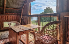 Outdoor dining - Awesome home in Frändefors (Frändefors)