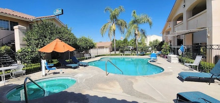 Outdoor pool. Formosa Inn