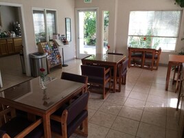 Free daily continental breakfast