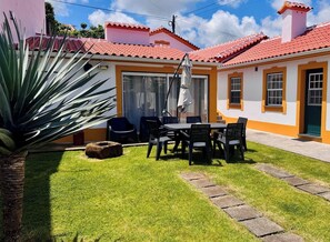 Outdoor dining - Alojamento Ponta Negra Estúdio by PontaNegraAzores (Praia da Vitória)