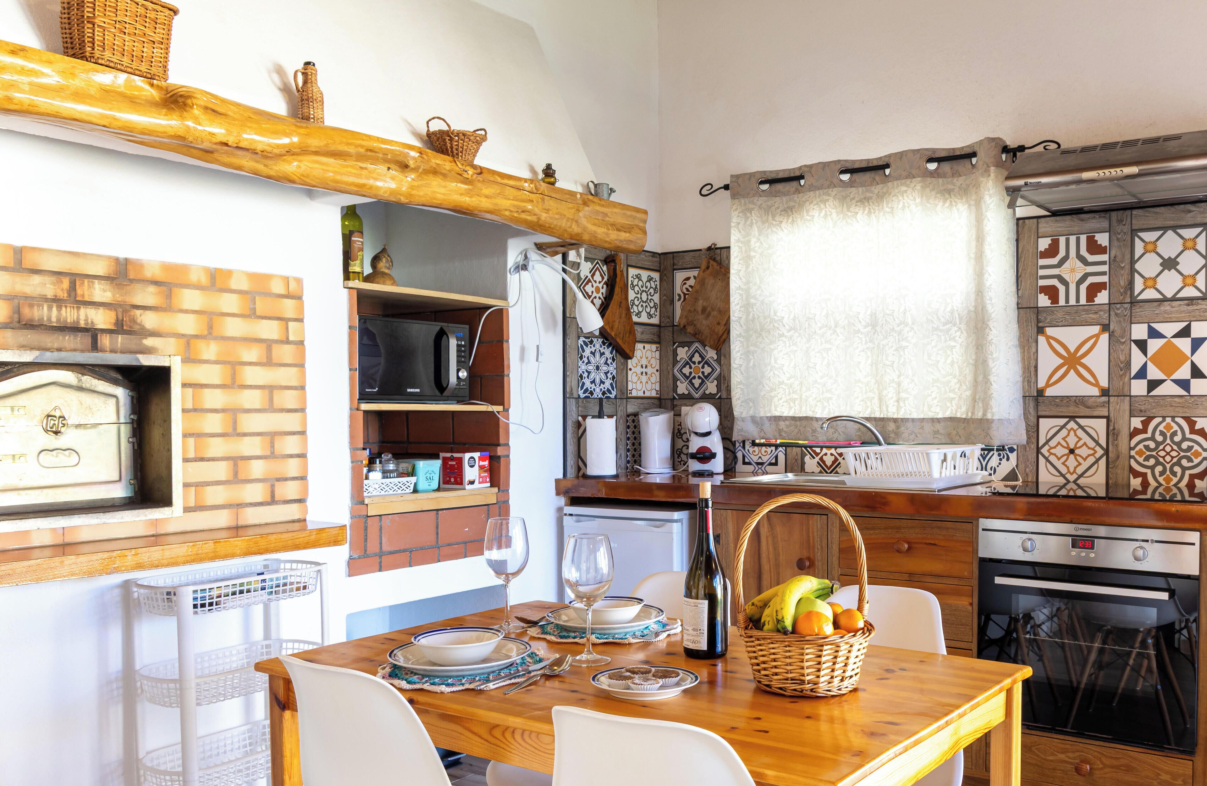 Réfrigérateur, micro-ondes, four, grille-pain