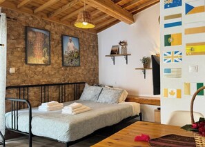 1 habitación, tabla de planchar con plancha, wifi y ropa de cama 