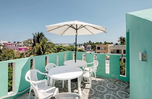 Outdoor dining - Cómodo, céntrico a cuadra y media de playa norte (Isla Mujeres)