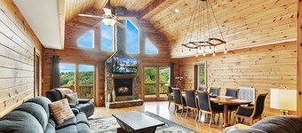 Upscale Mountain Cabin with Great Views