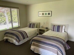 Room - Looking for a beach getaway with a country feel? (Foxton Beach)