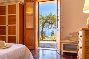 3 bedrooms, desk, iron/ironing board, free WiFi - La casa di Angelo - Garden and whirlpool (Taormina)