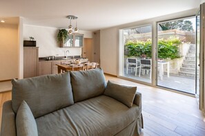 Fernseher, Kamin