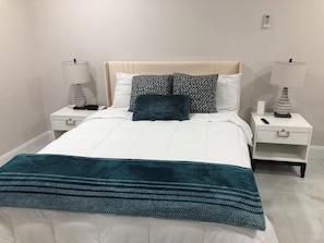 2 chambres, fer et planche à repasser, Wi-Fi, draps fournis