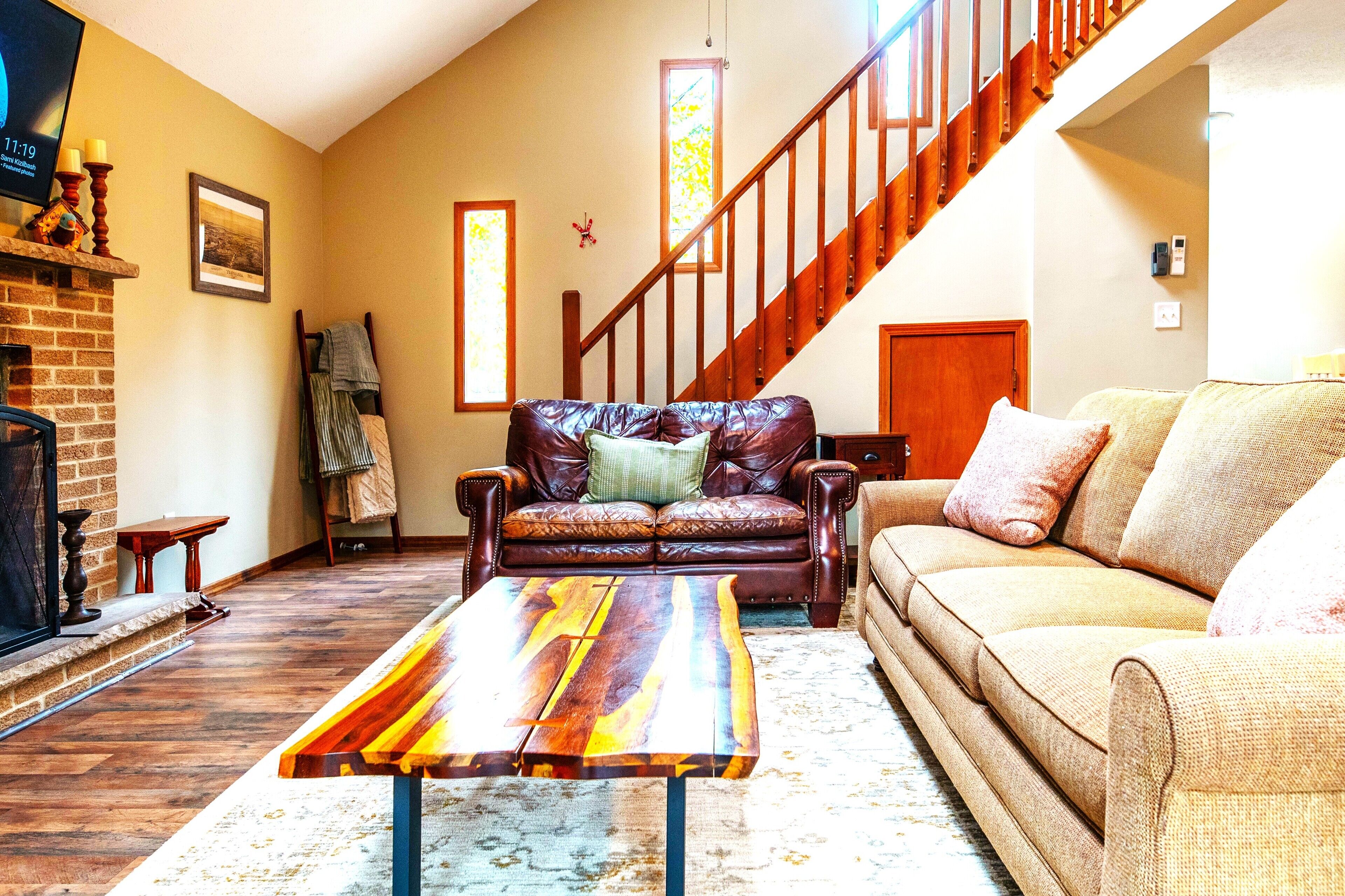 Smart TV, fireplace, video games, books