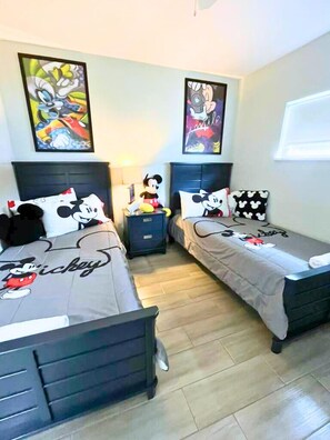 4 bedrooms, desk, iron/ironing board, travel cot