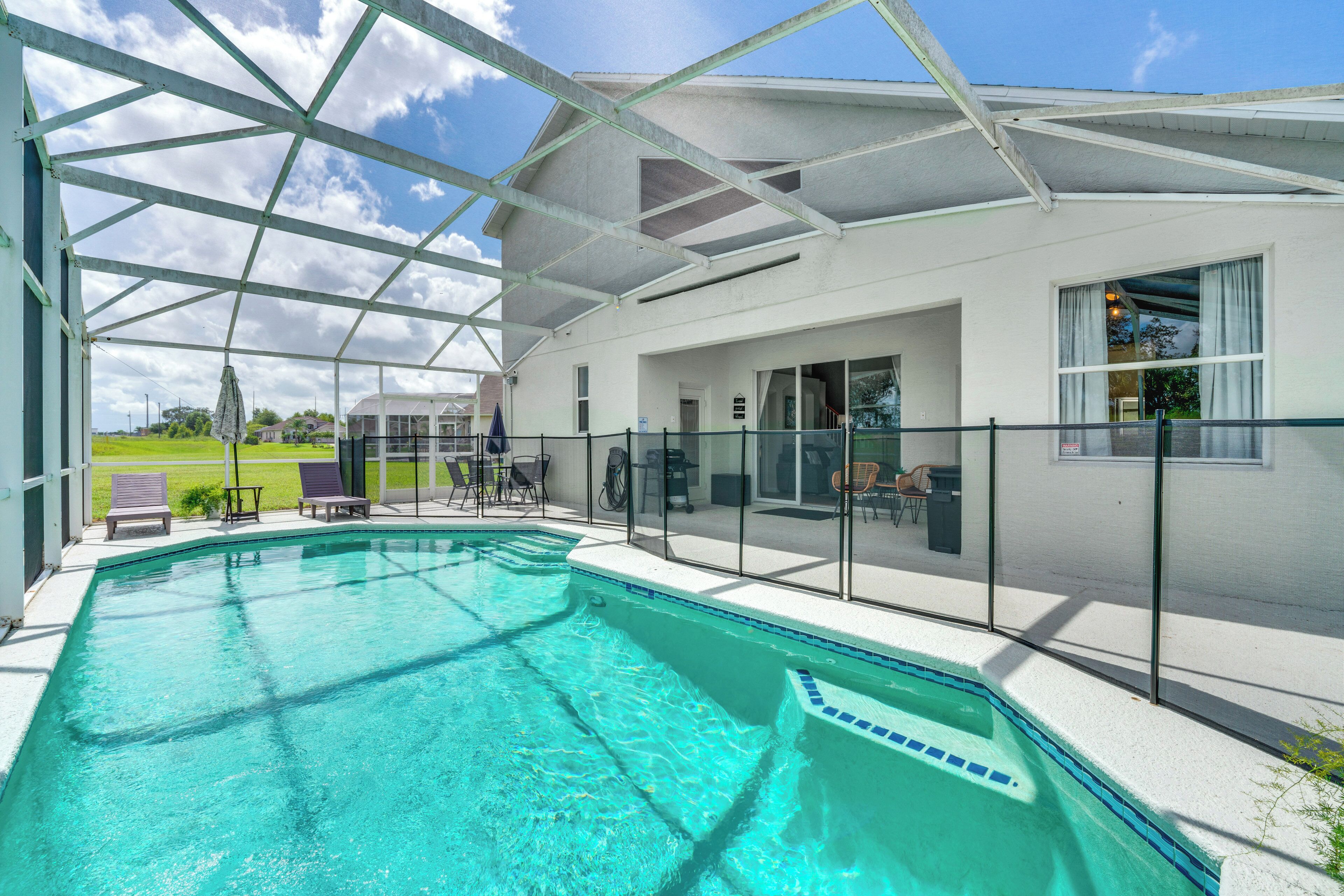 Family-Friendly Davenport Retreat: 11 Mi to Disney