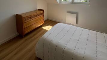 3 bedrooms, free WiFi, bed sheets