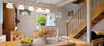 Apartamento 'Haus Am Alten Deich' con terraza privada, jardín compartido y Wi-Fi