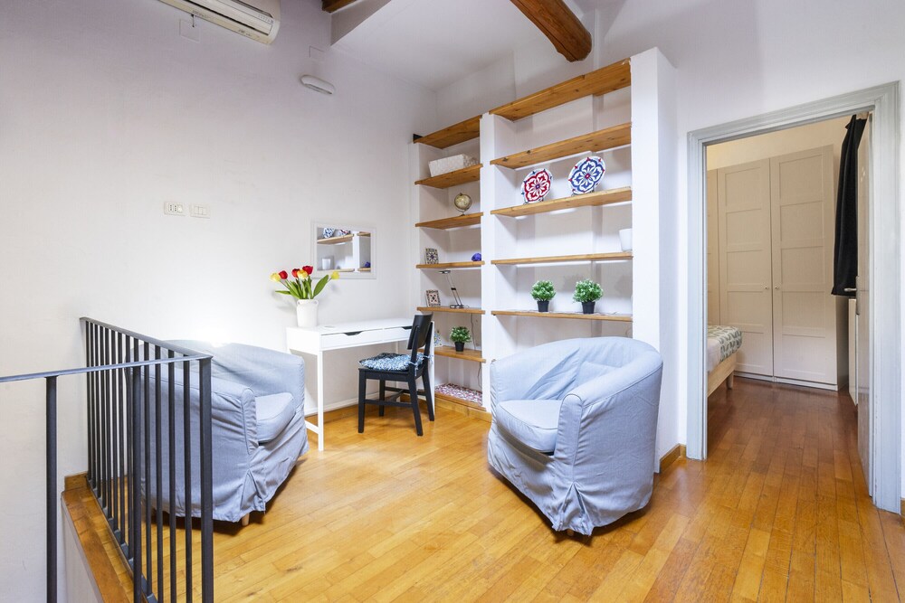 Apartment 'Home In San Niccolò Florence Center' with WiFi and Air