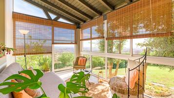 Tv, pejs, stereoanlæg